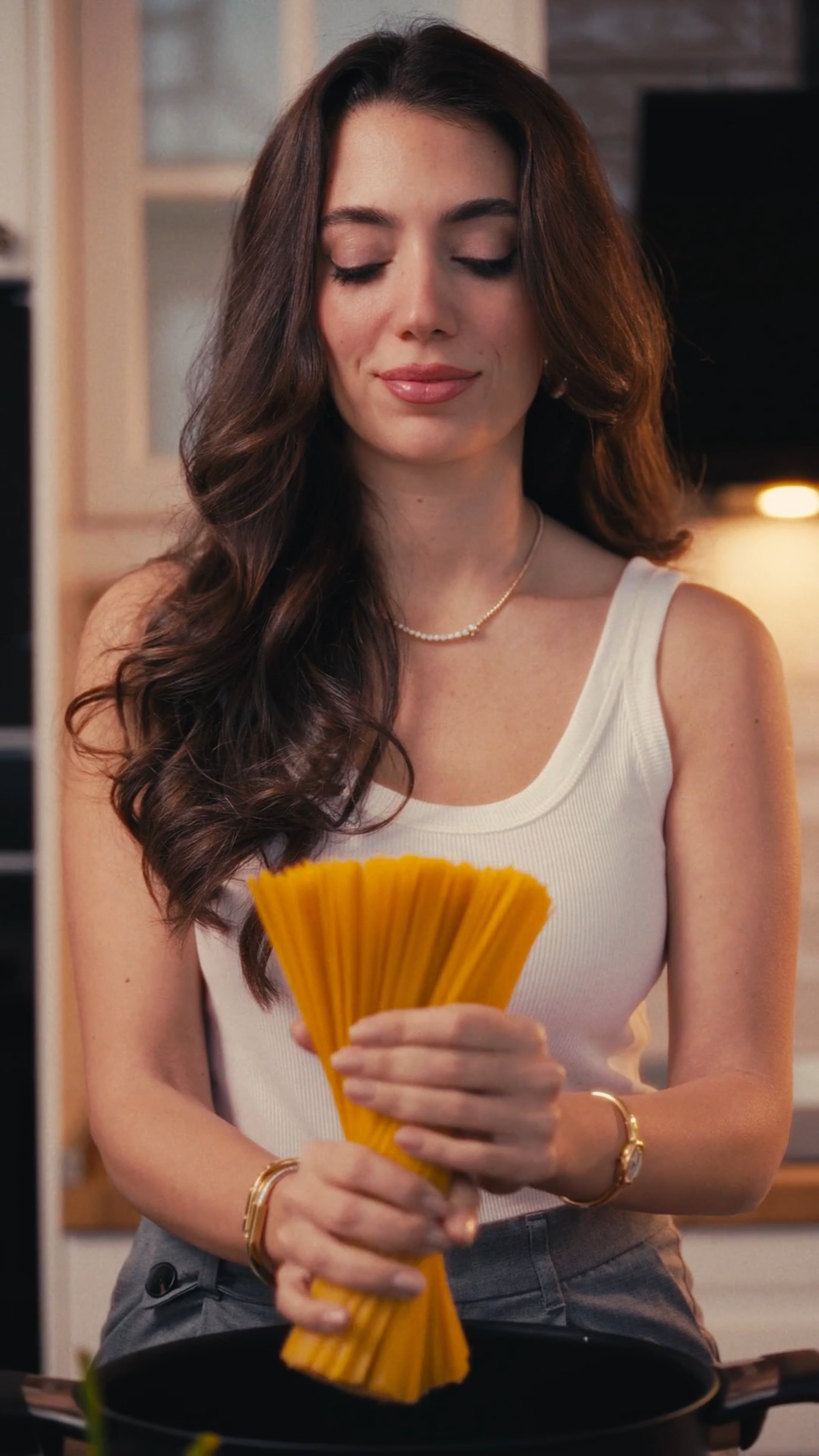 SIEMENS — RACHEL ARAZ, film still